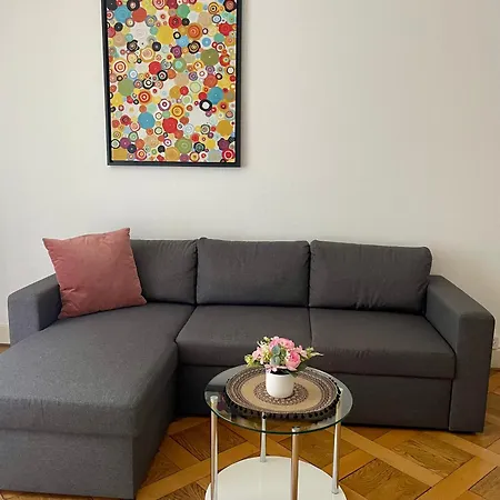 8 Minutes Walking From Train Station *