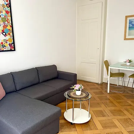 公寓 8 Minutes Walking From Train Station *