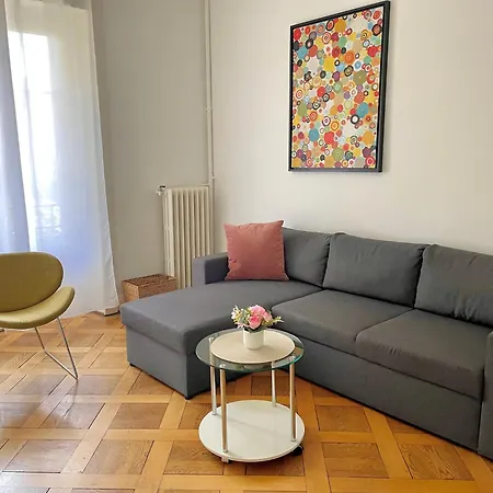 8 Minutes Walking From Train Station דירה לוזאן