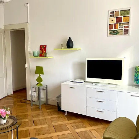 Lejlighed 8 Minutes Walking From Train Station *