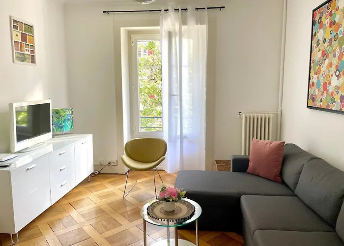 8 Minutes Walking From Train Station Apartment